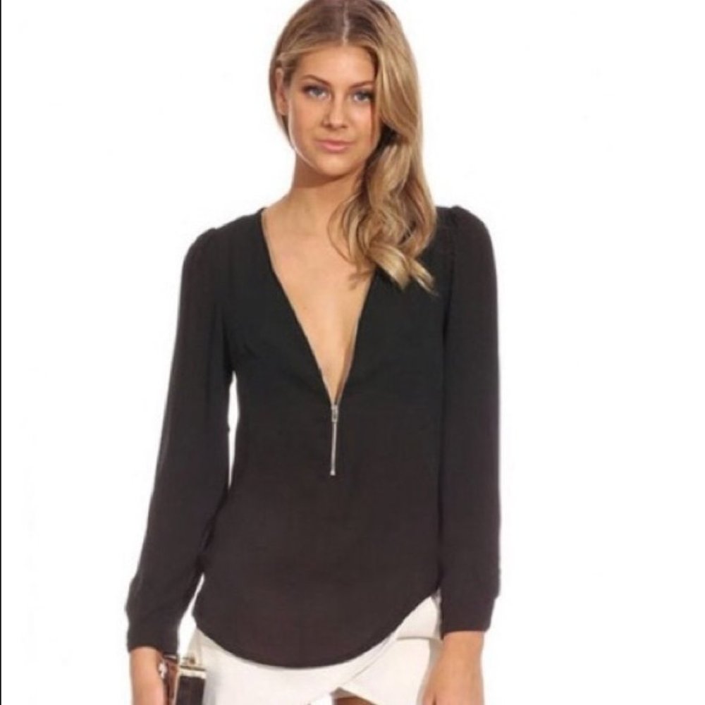 SEXY BLACK V-NECK ZIP UP TOP S
